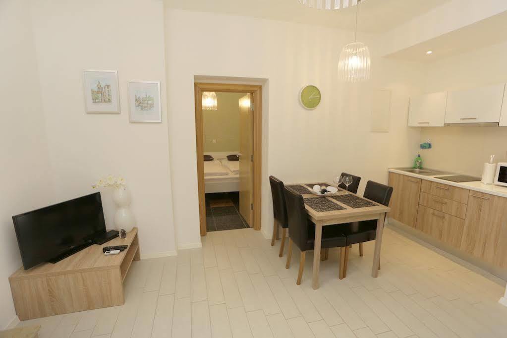Zadar Street Apartments And Room Luaran gambar